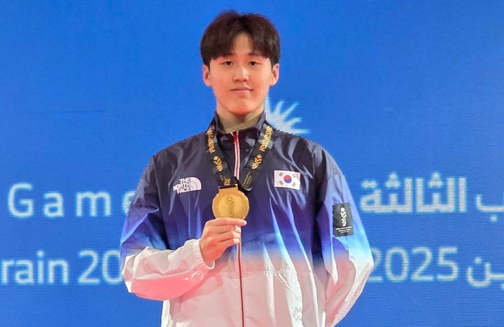 ‘3관왕’ 이인서, 개인혼영 금메달로 한국 수영 유종의 미 장식