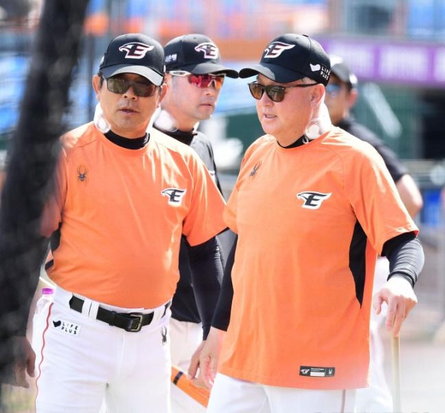15년 만에 꺼내든 한화의 카드 FA 보상선수 선택 임박