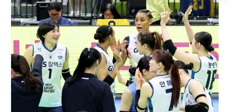 실바 40득점 폭발 GS칼텍스, PO 1차전서 현대건설 3-1 격파