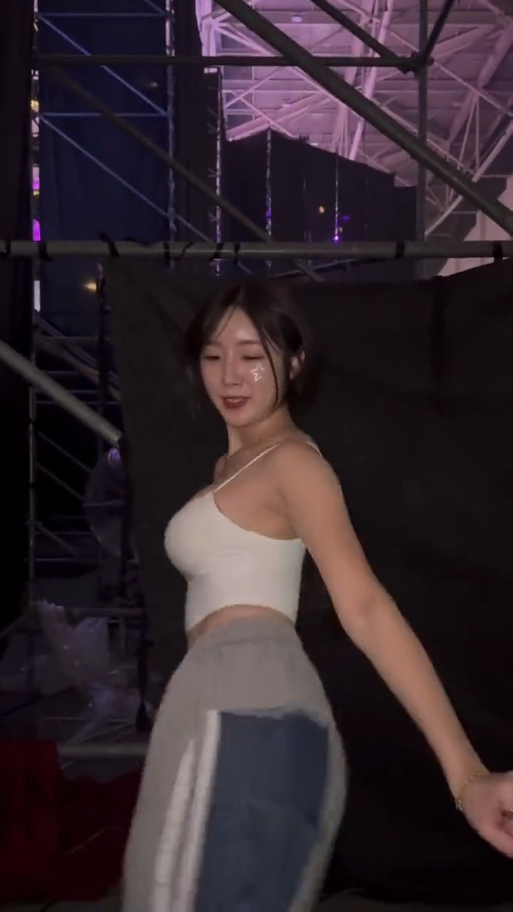 videoframe_3921.png