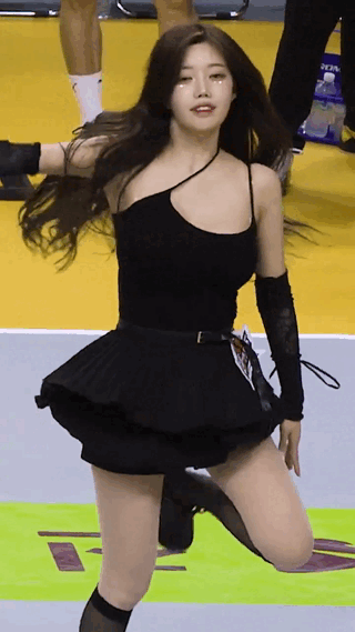 AA8U1762055735_1177996686.gif