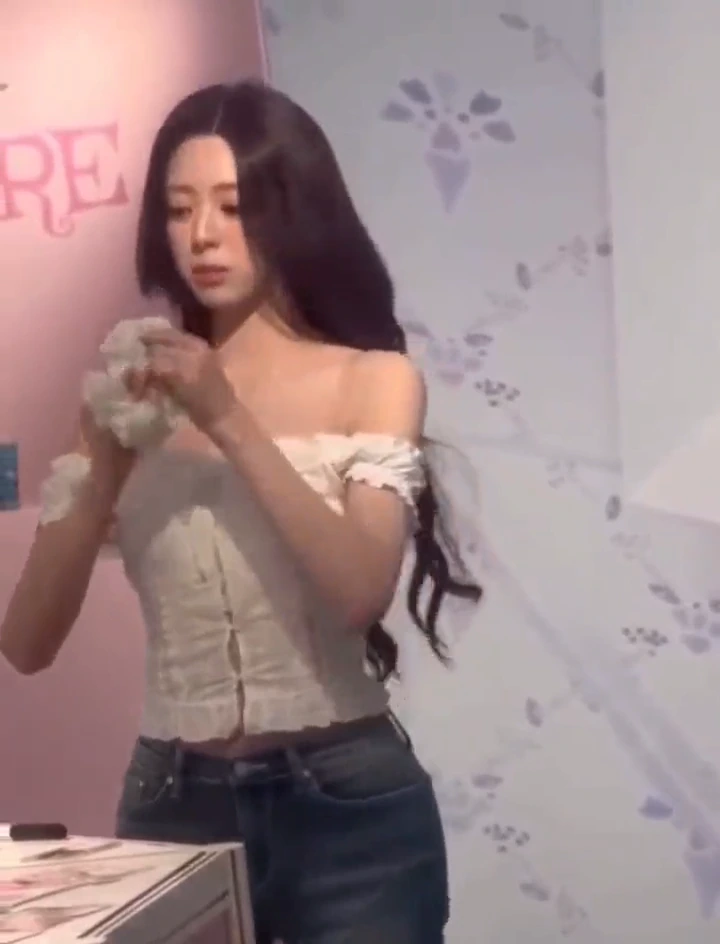 videoframe_2761.png